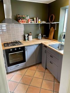 Charming Townhome Near Beach And Square - 5
