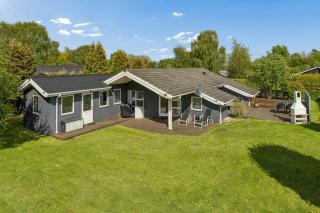 Lovely Holiday Home At Kongsmark Strand - 0