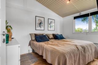 Family-Friendly Activity House By The Sea - 2