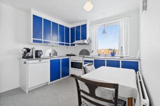 Centrally Located Townhouse With Portseaviews - 4