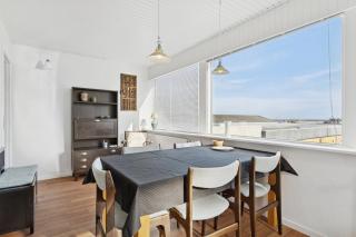 Centrally Located Townhouse With Portseaviews - 3