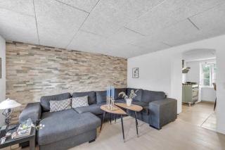 Charming Holiday Home With Plenty Of Space - 3