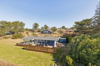 Holiday Home With Fantastic Sea View - 5