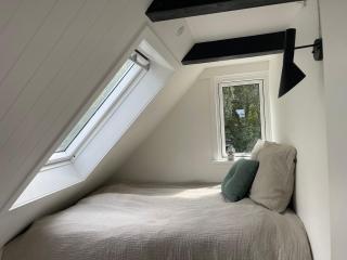 Lovely Year-Round Home With Sea View - 5