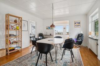 Family Friendly House By The Sea - 4