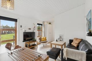 Bright Holiday Home Near Beach And Pool - 6