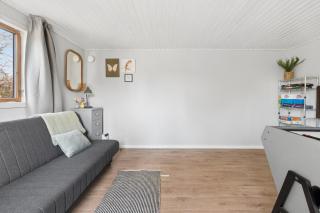 Summerhouse With Room For 10 Great Location - 4