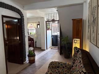 Charming 1BR in Romantic Zone, AC, Great Location - 8