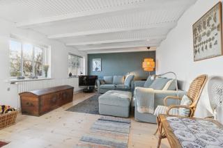 Family-Friendly Beachside Holiday Home - 6
