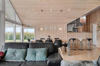 Luxurious Family-Friendly Holiday Home With Spa - 6