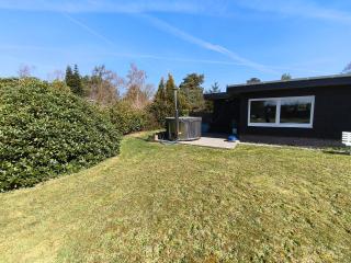 Renovated Holiday Home With Hot Tub Marielyst - 5
