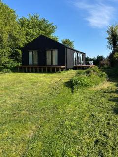 Stylish Cottage Near Beach Cliffs Harbour - 0
