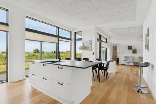 Sea View And Comfort In Architect-Designed Home - 2