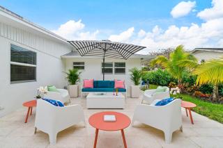Private Heated Pool & Spa Designer By the Beach - 3