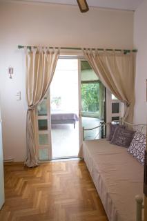 Charming Sunlit Apartment with Garden Views - 3