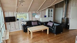 Holiday Home With Sea View And Beach Nearby - 1