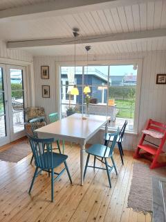 Lovely Cottage Close To The Water - 2