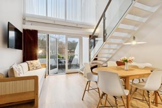 Lovely Holiday Apartment In Central Location - 4