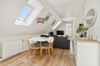 Modern Apartment With Cozy Vibes - 6
