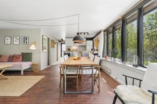 Lovely Holiday Home Near The Water - 2