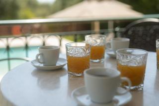 Villa Renata -Pool, Large Garden & Free Parking, 2 Minutes Walk from The Beach - 6