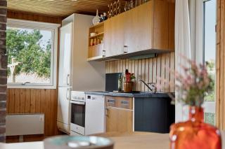 Well-Kept 70S Holiday Home Near The North Sea - 5