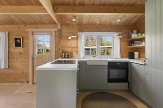 Charming Timber House With Sauna Near Beach - 6
