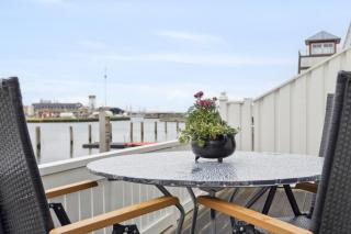 Lovely Holiday Home With Harbor View - 1