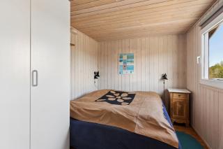 Charming Holiday Home Near The Beach - 1