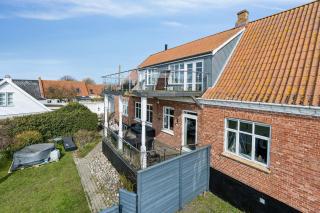 Close To The Sea Bright Apartment In Arnager - 9
