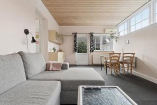 Close To The Sea Bright Apartment In Arnager - 7