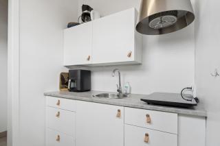 Close To The Sea Bright Apartment In Arnager - 6
