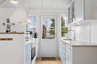 Lovely Holiday Home Near Water And Nature - 3