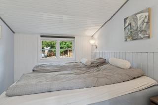 Charming Cottage Close To The Beach - 4