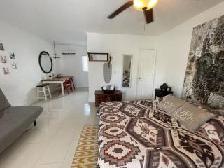 Private Studio blocks from Coconut Grove - 6