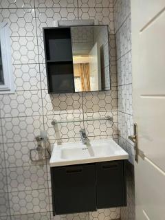 Modern 2-bedroom apartment - 1