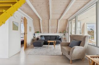 Lovely Holiday Home With Sea View - 9