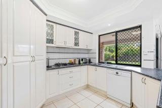 The Grandview | 5BR Family Home, Two Lounges - 3