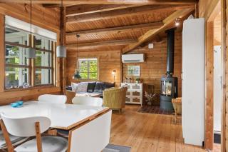Nature Holiday In Peaceful Log Cabin By Water - 3