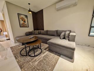 Signature One-Bed Apartment - The Avenair MM Alam Rd - Gulberg - 6