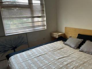Homestay with queen bedroom inc table and chairs - 3