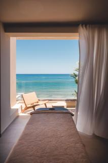 Batis Aero Beachfront Wellbeing Hotel - 6