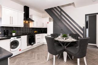 Contractor 2BR Long Stays Great Views - 9