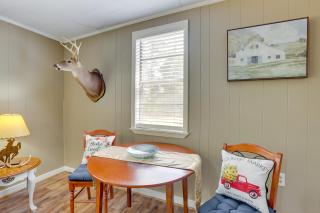 Lineville Homestead Retreat! Farmhouse & Cottage - 5
