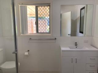 Spacious 4 bedrooms house in Rochedale South - 5