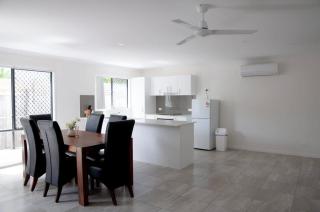 Spacious 3 bedroom unit in Loganlea - 0