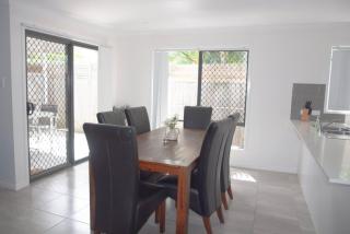 Spacious 3 bedroom unit in Loganlea - 7