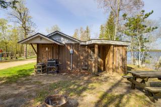Cozy Lakefront Cabin at Birch Haven Resort! - 9