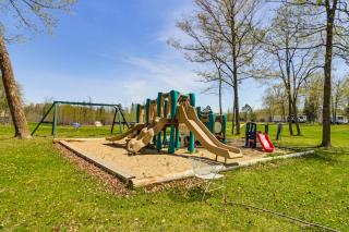 Endless Fun! Lakefront Cabin at Birch Haven Resort -  - 3