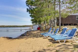 Gull Lake Escape: Cabin w/ Access to Dock, Beach - 6
